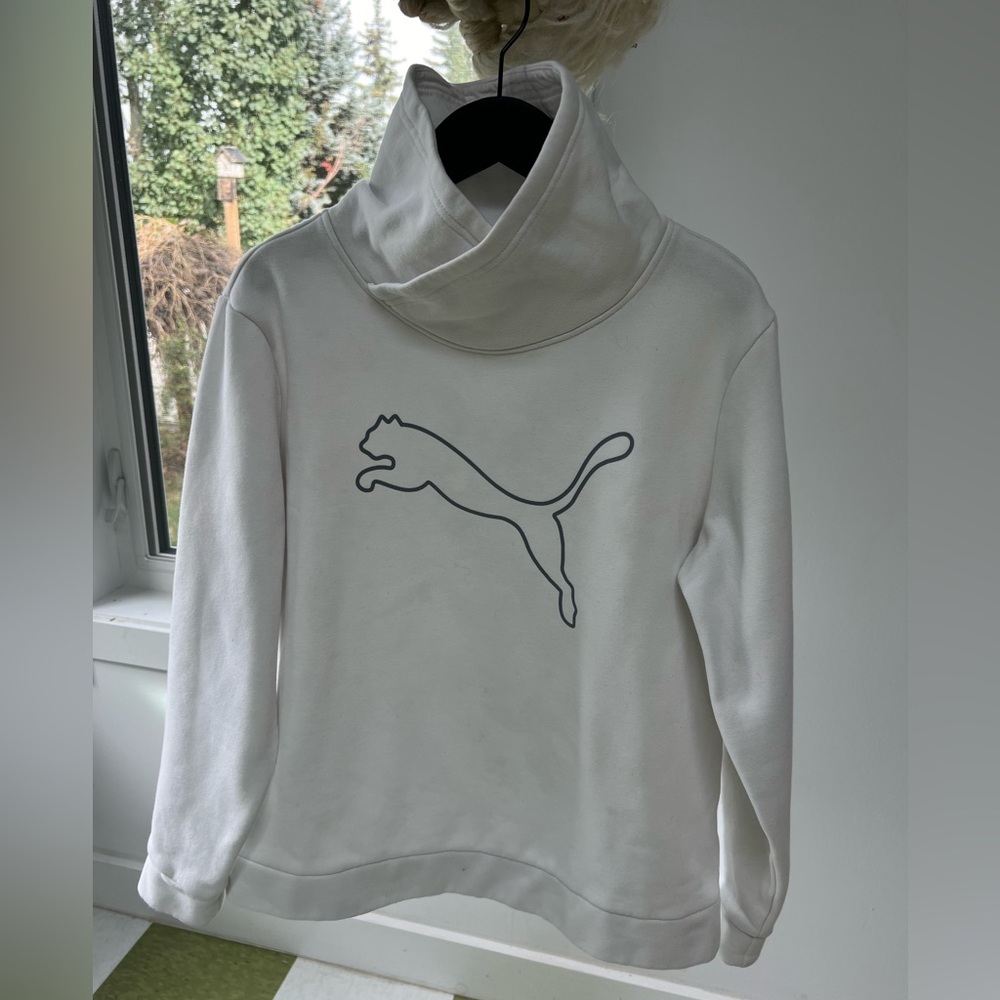 Puma Sweatshirt Junior size Large School core